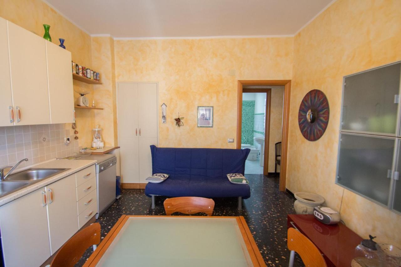 Yellow House Savone Extérieur photo